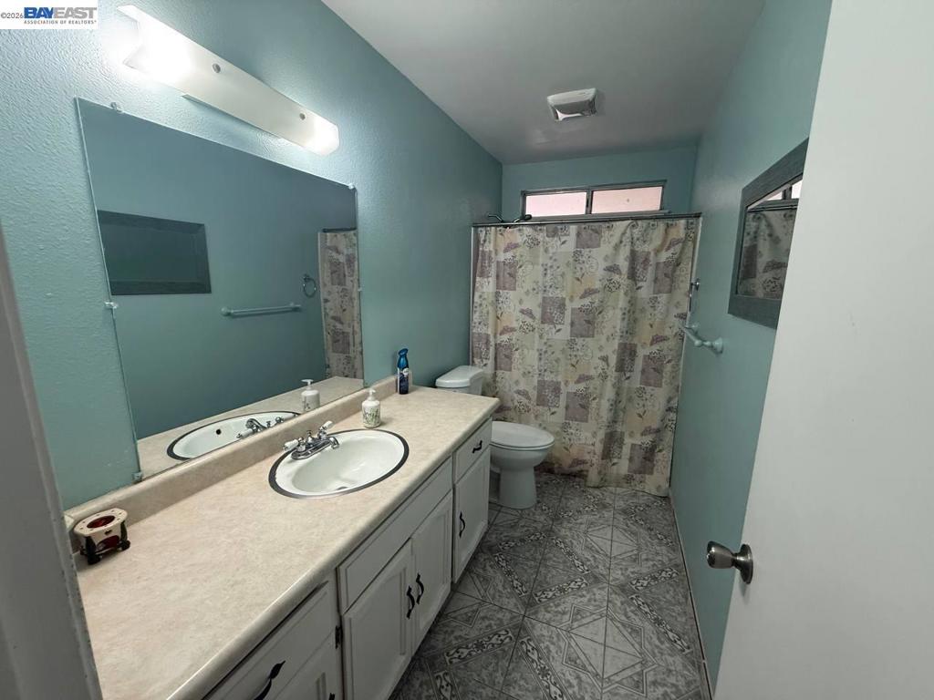 119 Santa Cruz St, Madera, CA 93637