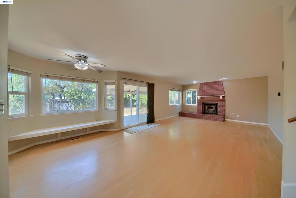 1425 1425 Forest Dr, Turlock, CA 95380