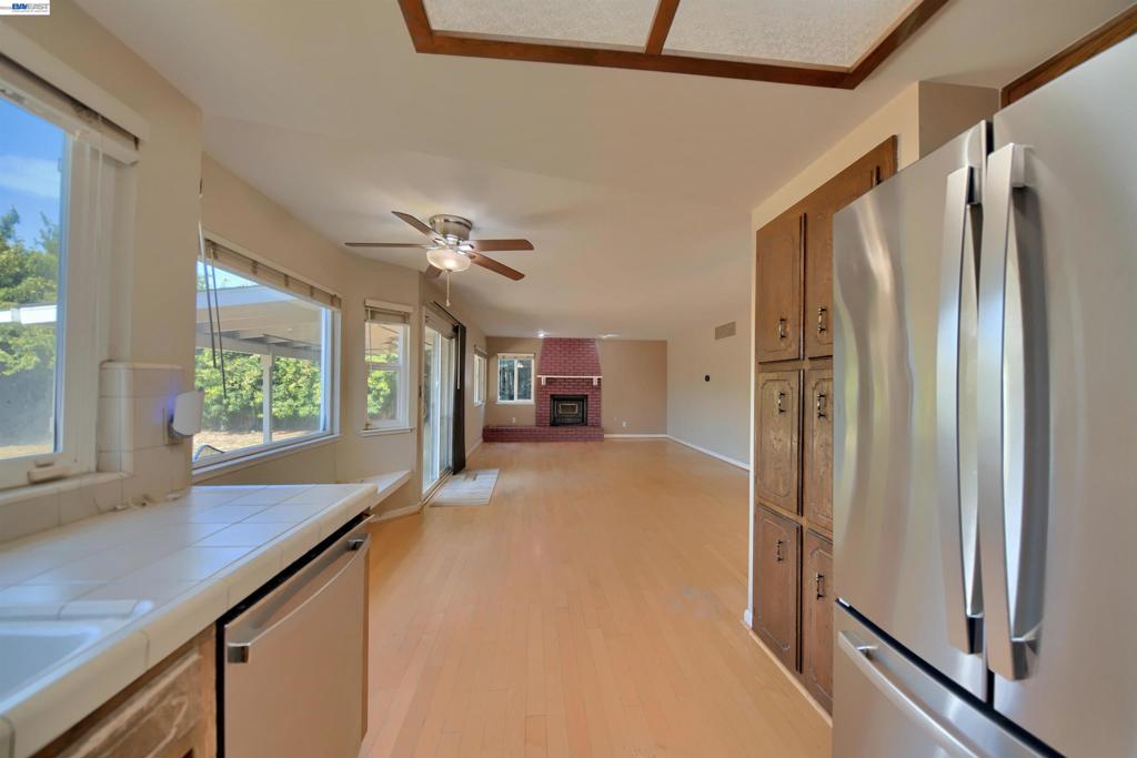 1425 1425 Forest Dr, Turlock, CA 95380