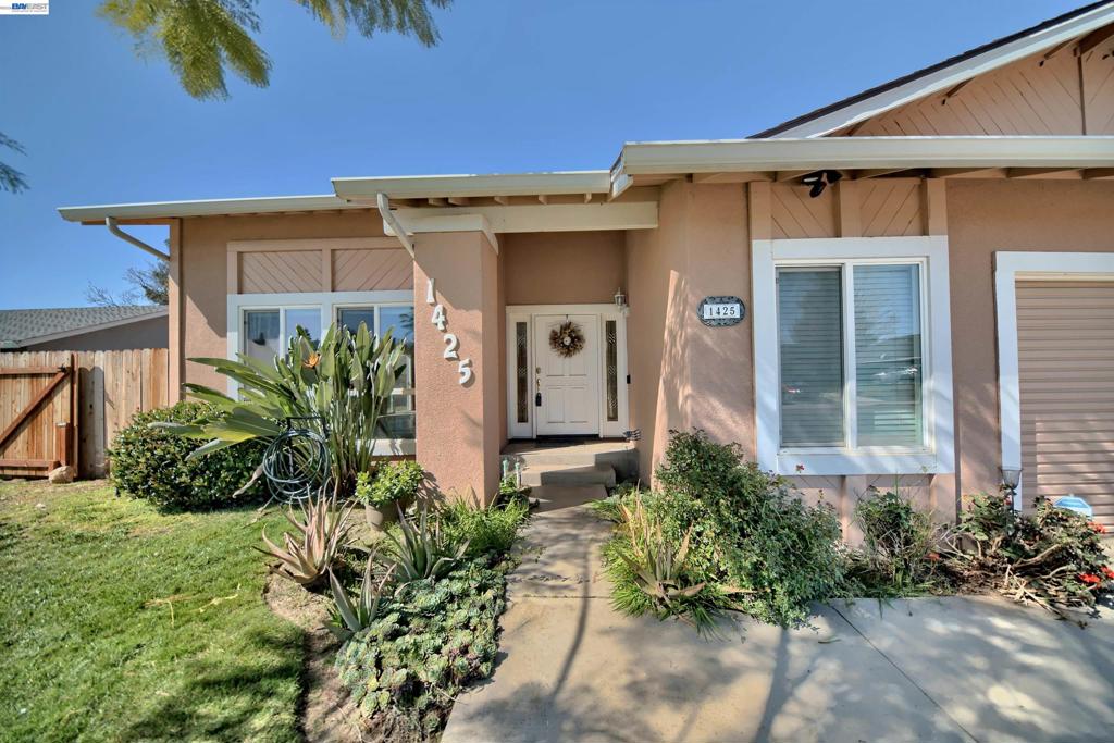 1425 1425 Forest Dr, Turlock, CA 95380