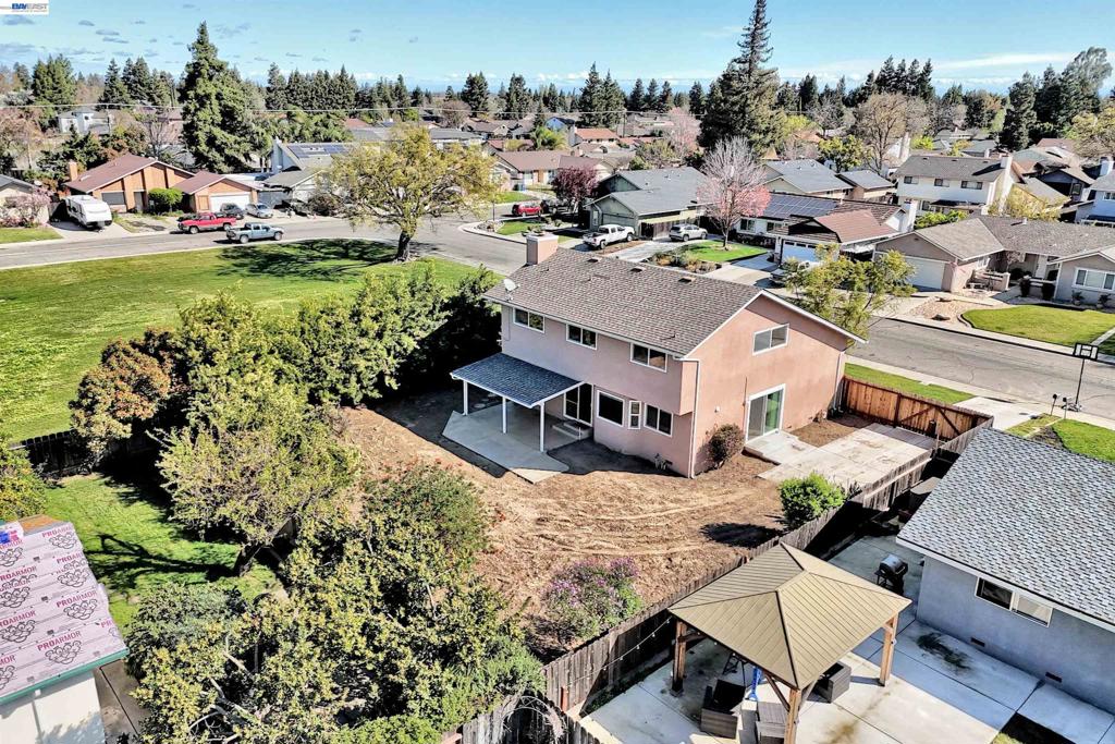 1425 1425 Forest Dr, Turlock, CA 95380