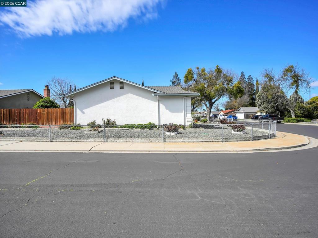 3304 3304 Swallow Dr, Modesto, CA 95356