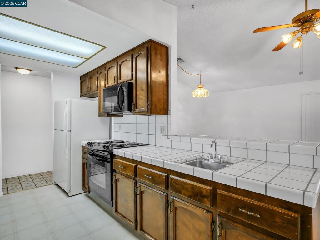 3304 3304 Swallow Dr, Modesto, CA 95356