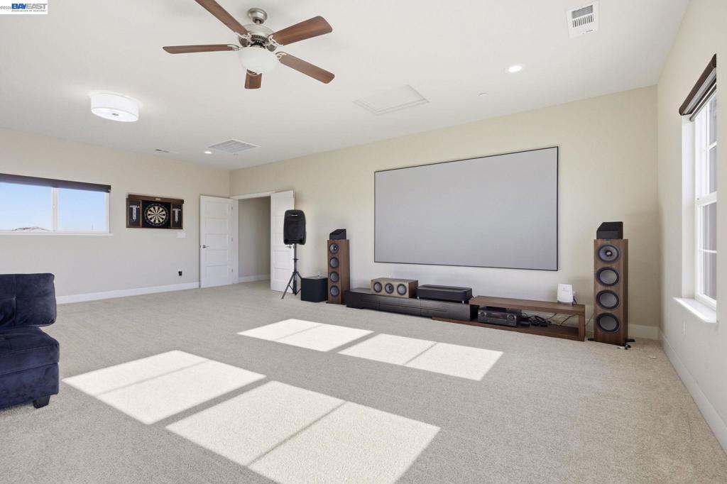 2394 2394 Bharvani Ave, Manteca, CA 95337