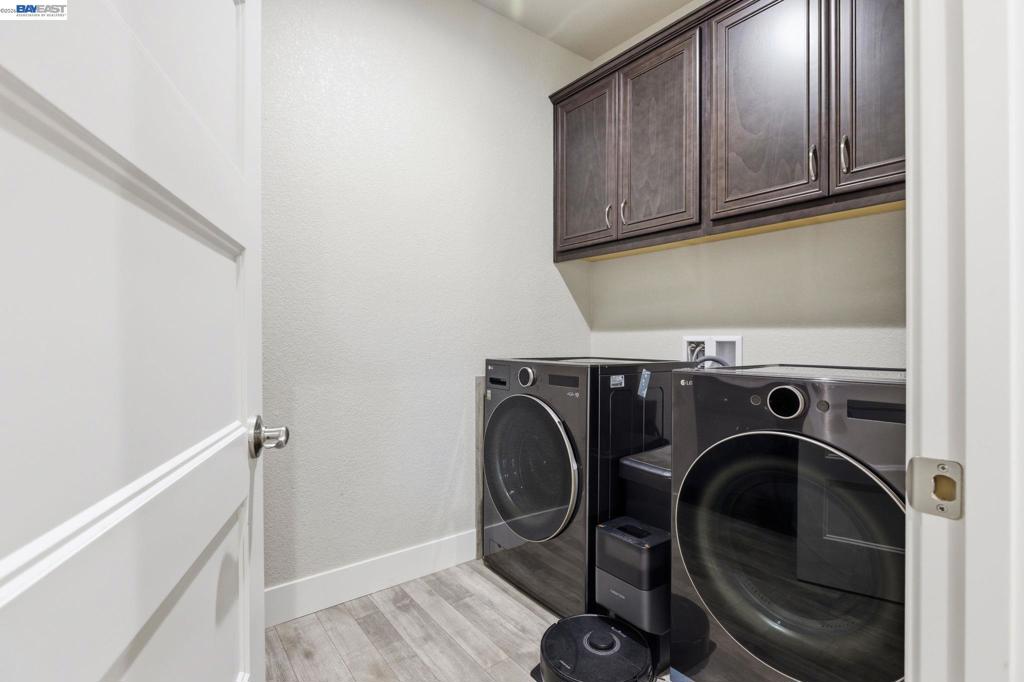 2394 2394 Bharvani Ave, Manteca, CA 95337