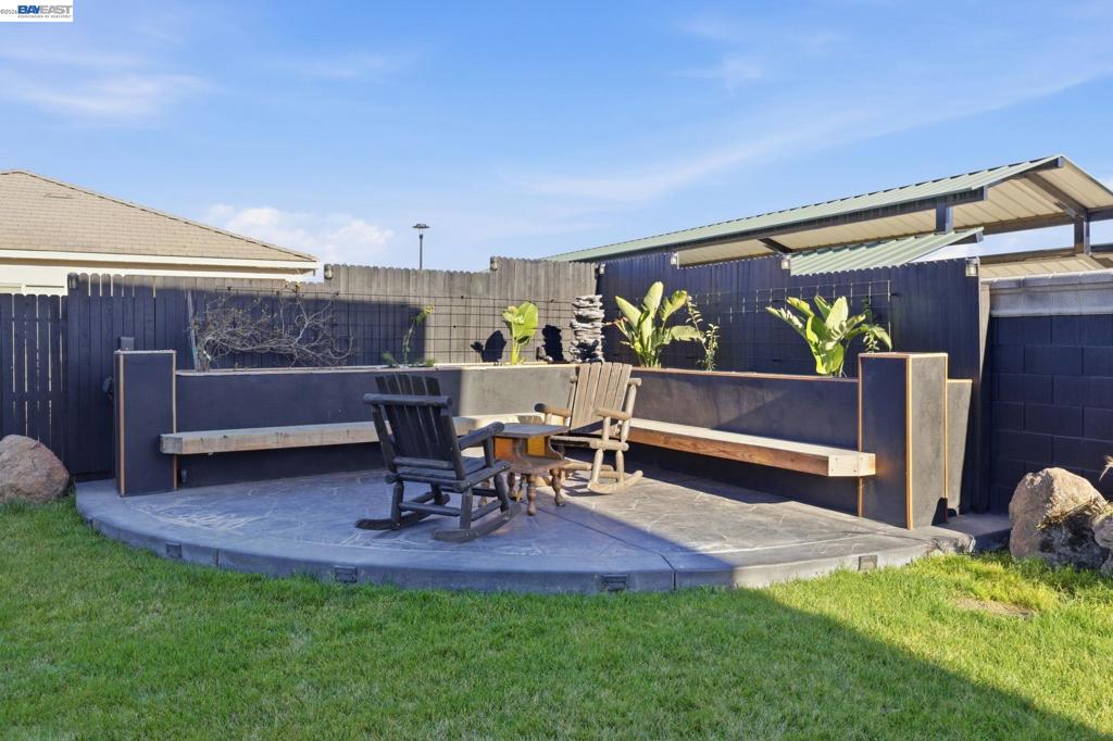 2394 2394 Bharvani Ave, Manteca, CA 95337