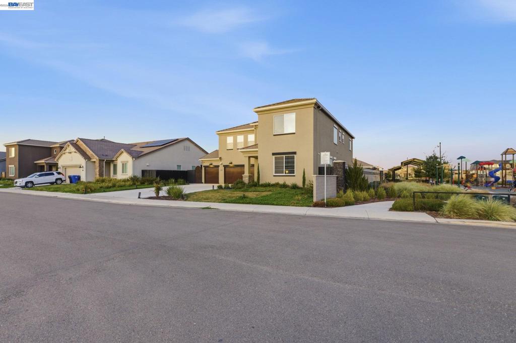 2394 2394 Bharvani Ave, Manteca, CA 95337