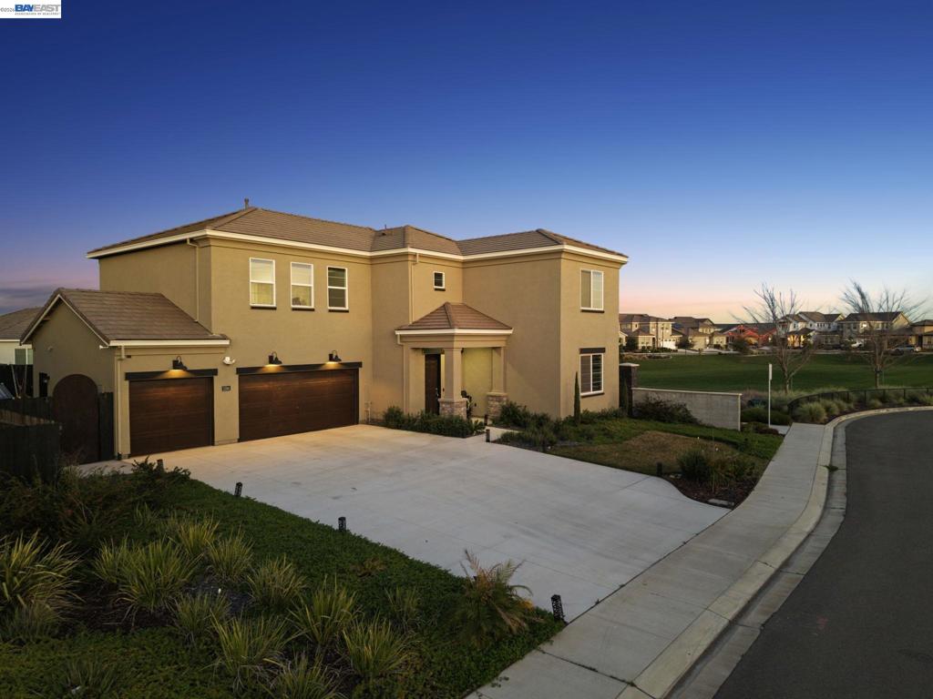 2394 2394 Bharvani Ave, Manteca, CA 95337