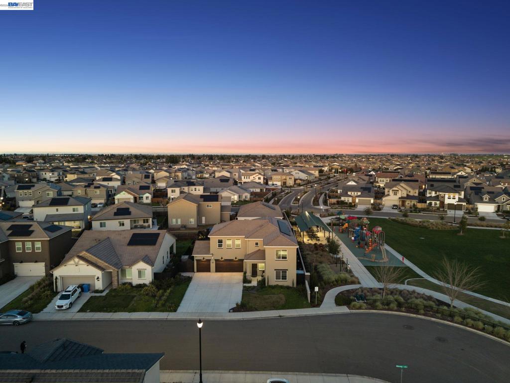 2394 2394 Bharvani Ave, Manteca, CA 95337