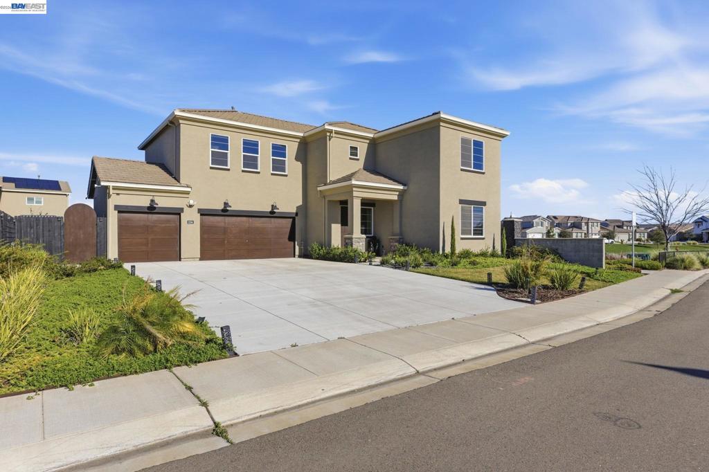 2394 2394 Bharvani Ave, Manteca, CA 95337