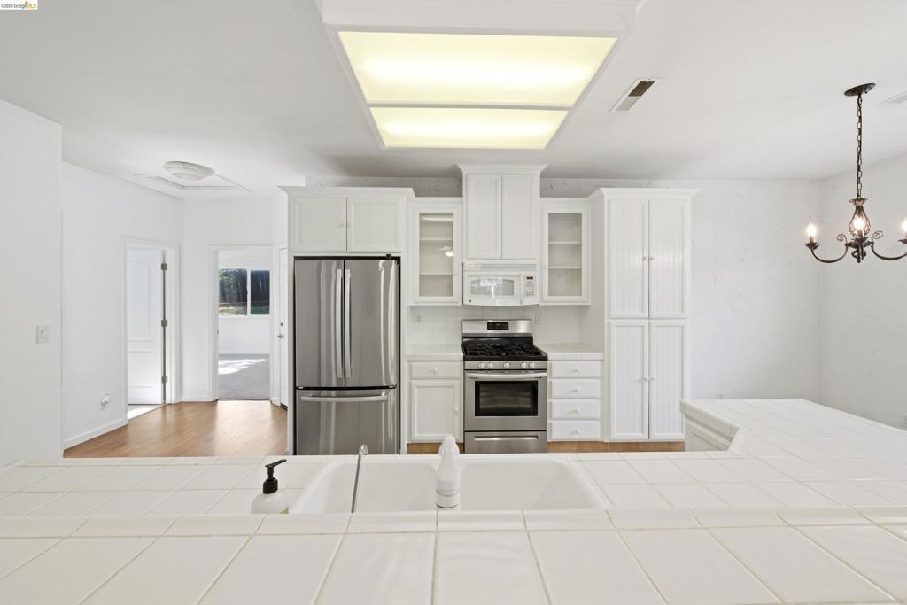 17800 Rolling Oaks Dr., Jamestown, CA 95327
