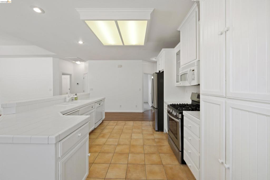17800 Rolling Oaks Dr., Jamestown, CA 95327