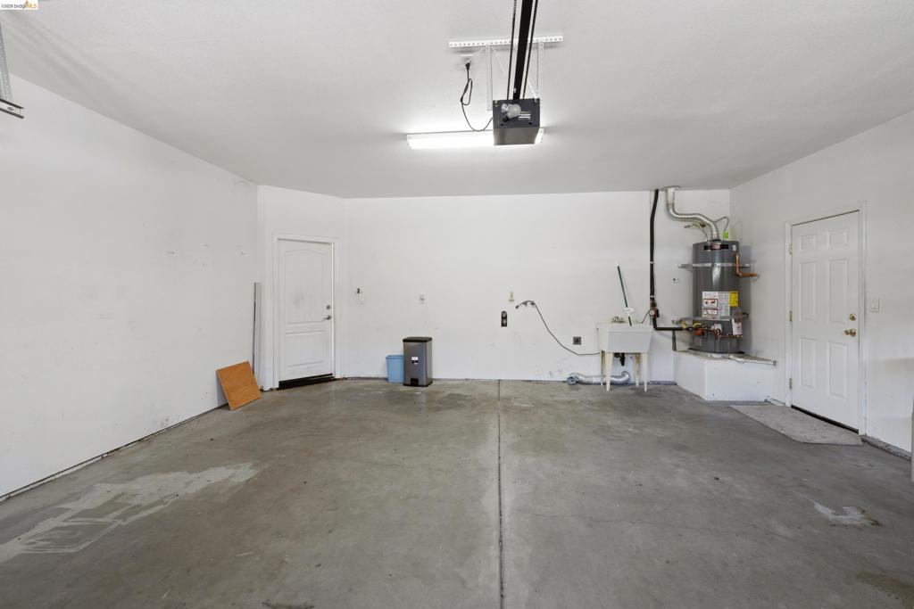 17800 Rolling Oaks Dr., Jamestown, CA 95327