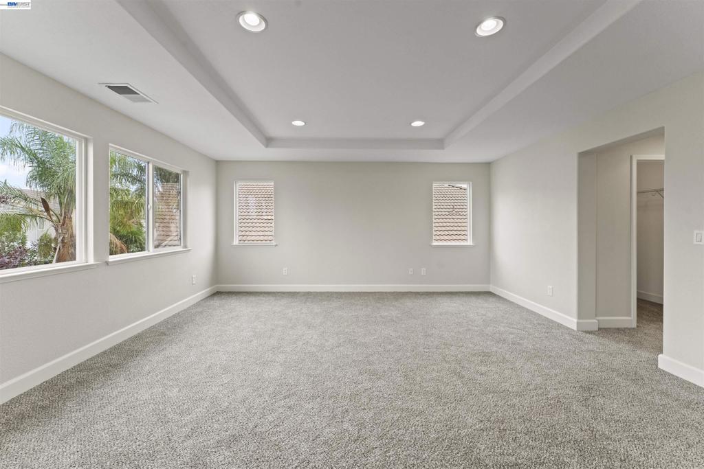 204 Daylily Ln, Patterson, CA 95363