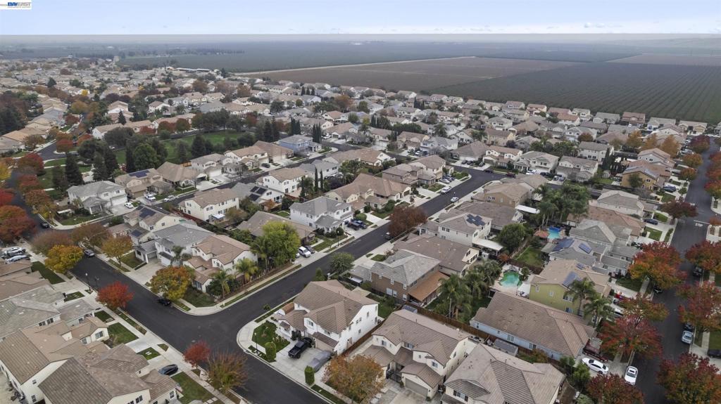 204 Daylily Ln, Patterson, CA 95363