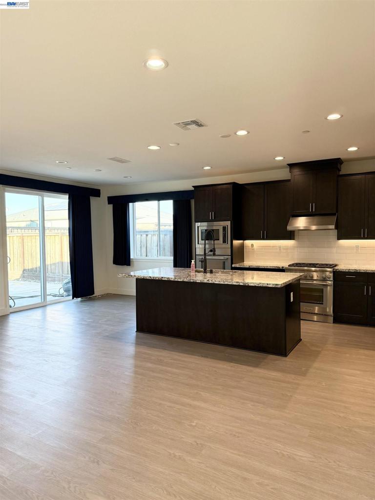 619 Heathridge Street, Manteca, CA 95336-8814