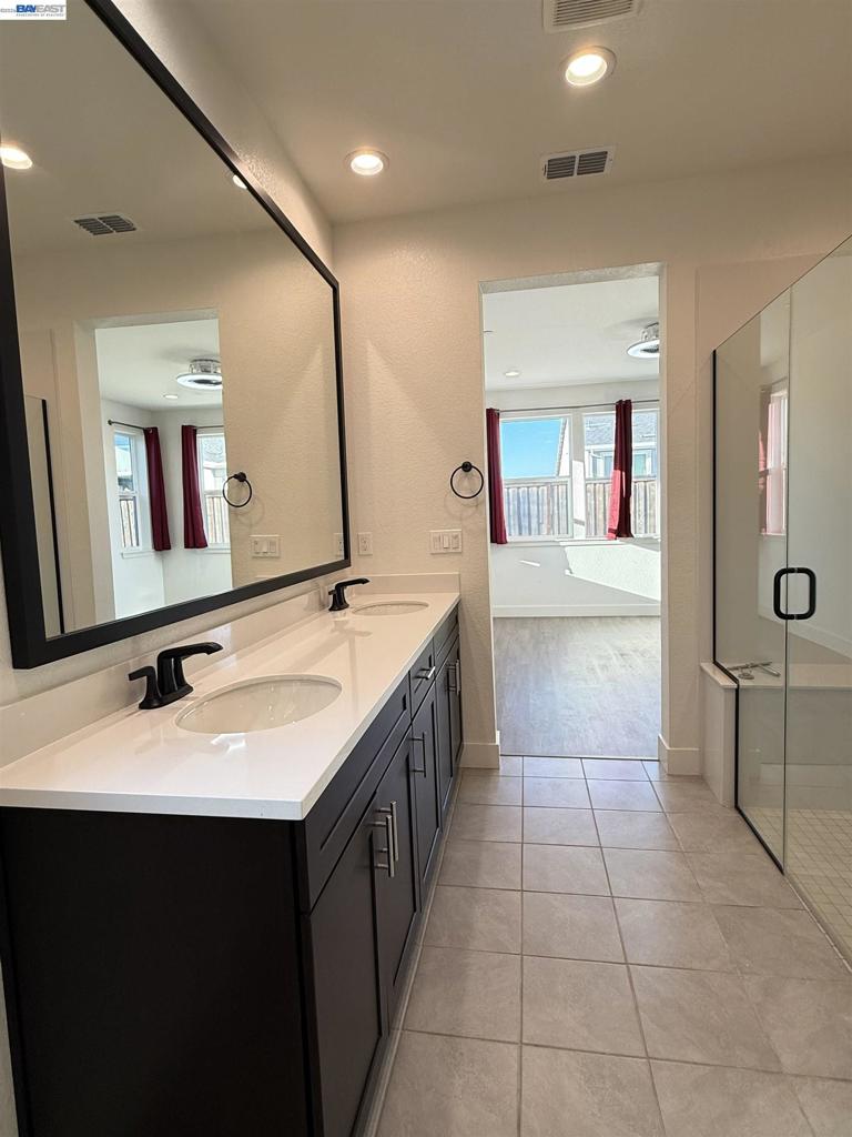 619 Heathridge Street, Manteca, CA 95336-8814