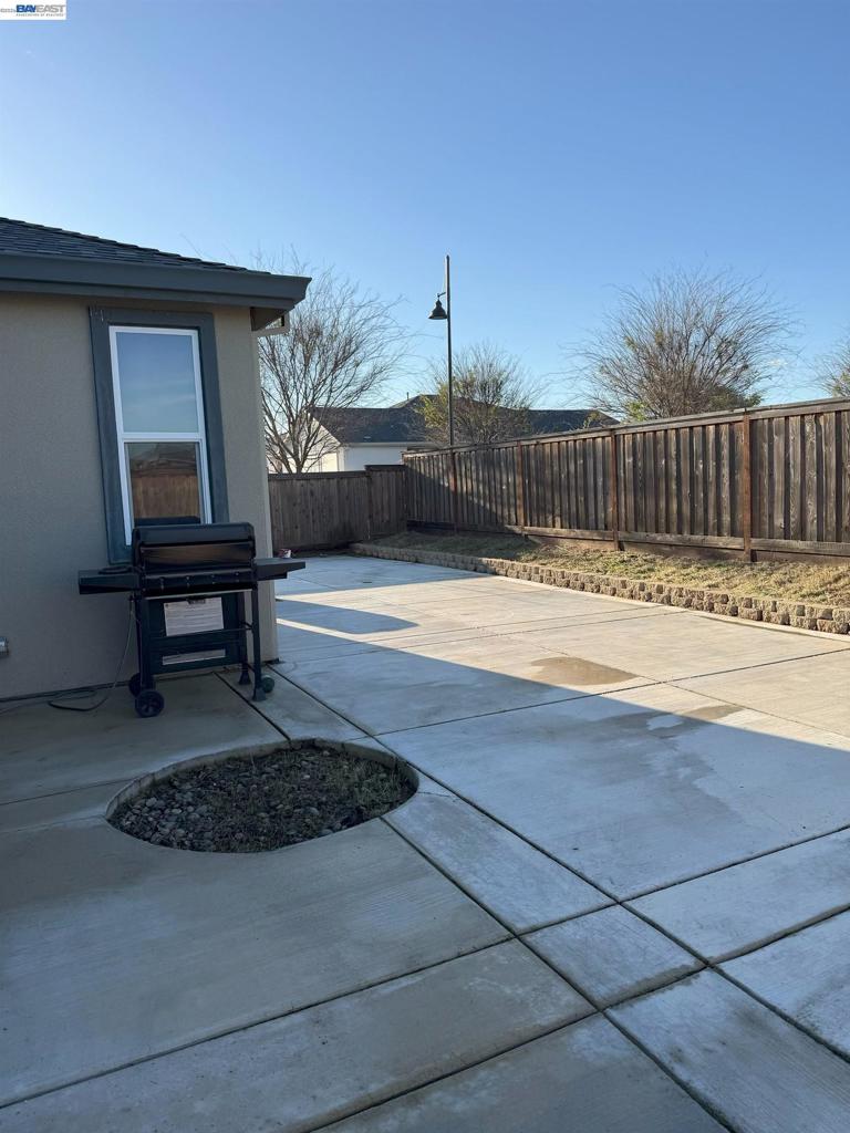 619 Heathridge Street, Manteca, CA 95336-8814