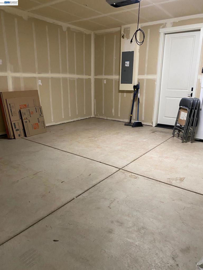 619 Heathridge Street, Manteca, CA 95336-8814