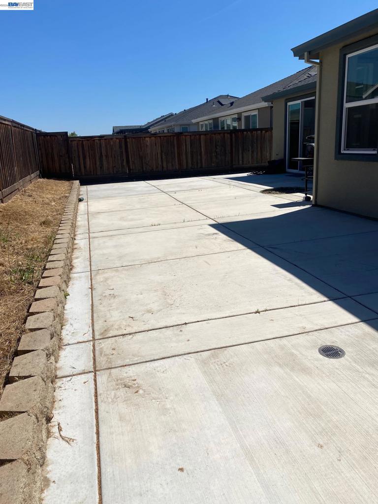 619 Heathridge Street, Manteca, CA 95336-8814