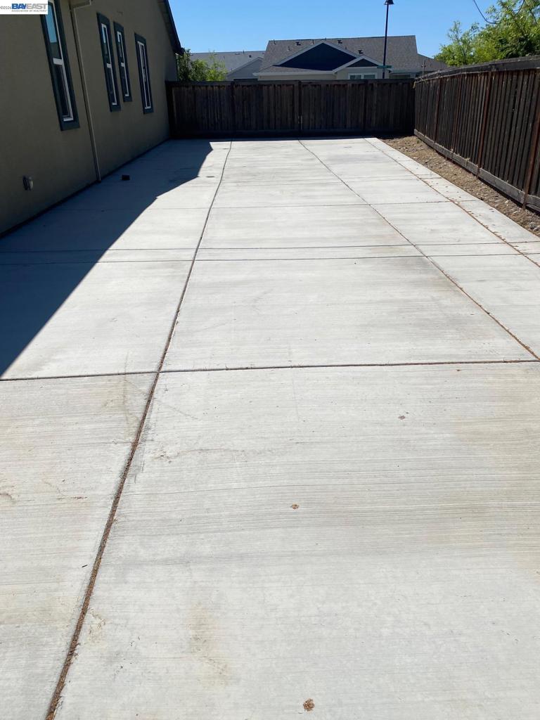 619 Heathridge Street, Manteca, CA 95336-8814