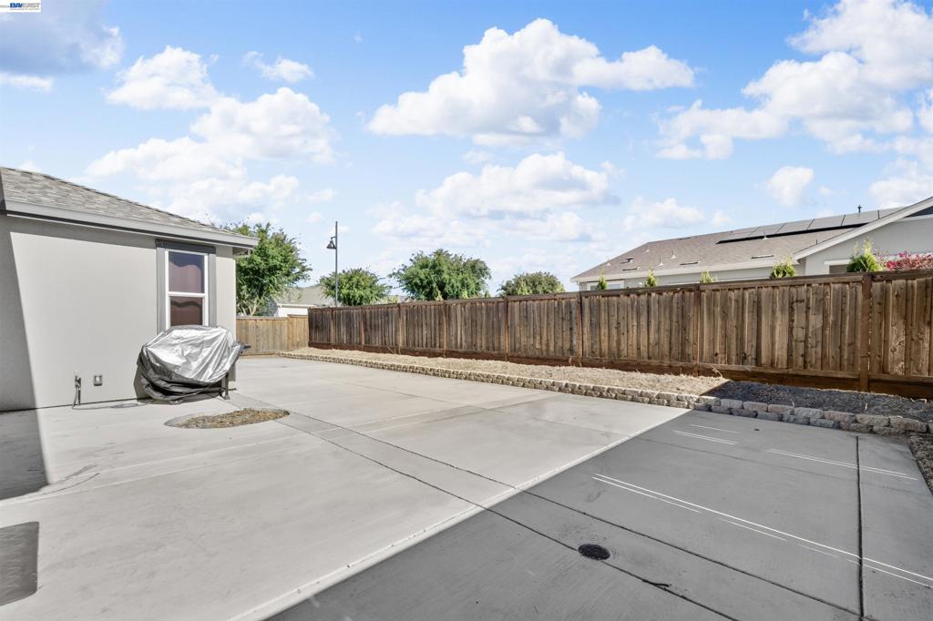 619 Heathridge Street, Manteca, CA 95336-8814