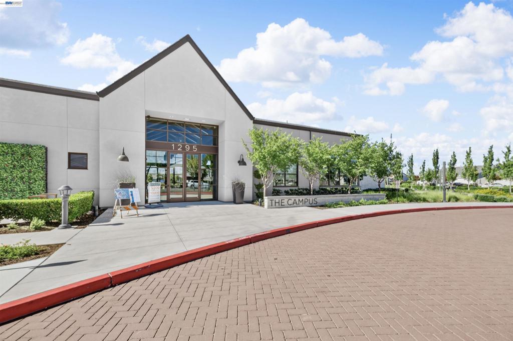 619 Heathridge Street, Manteca, CA 95336-8814