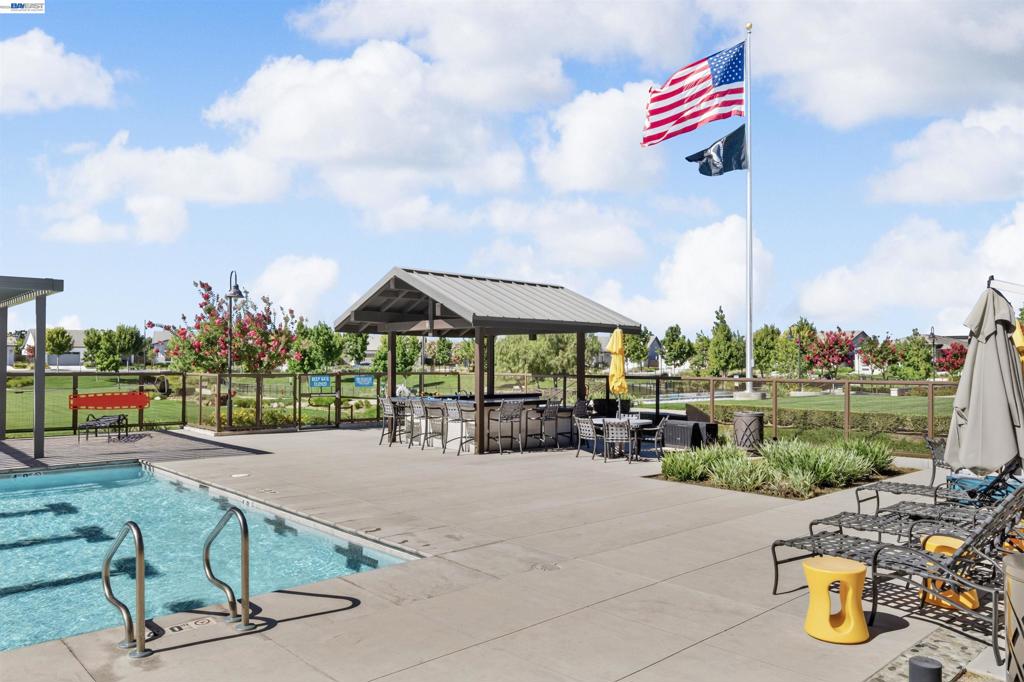 619 Heathridge Street, Manteca, CA 95336-8814
