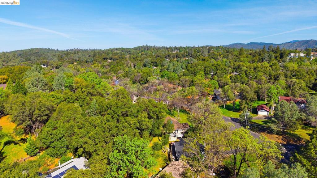 12796 Cresthaven Dr, Groveland, CA 95321