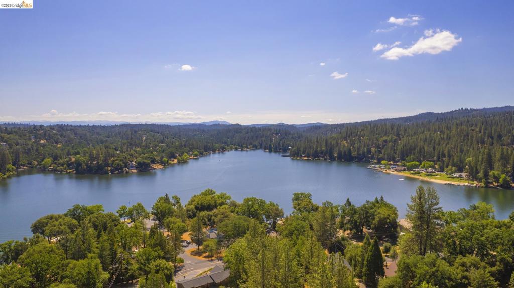 12796 Cresthaven Dr, Groveland, CA 95321