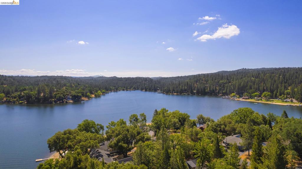 12796 Cresthaven Dr, Groveland, CA 95321