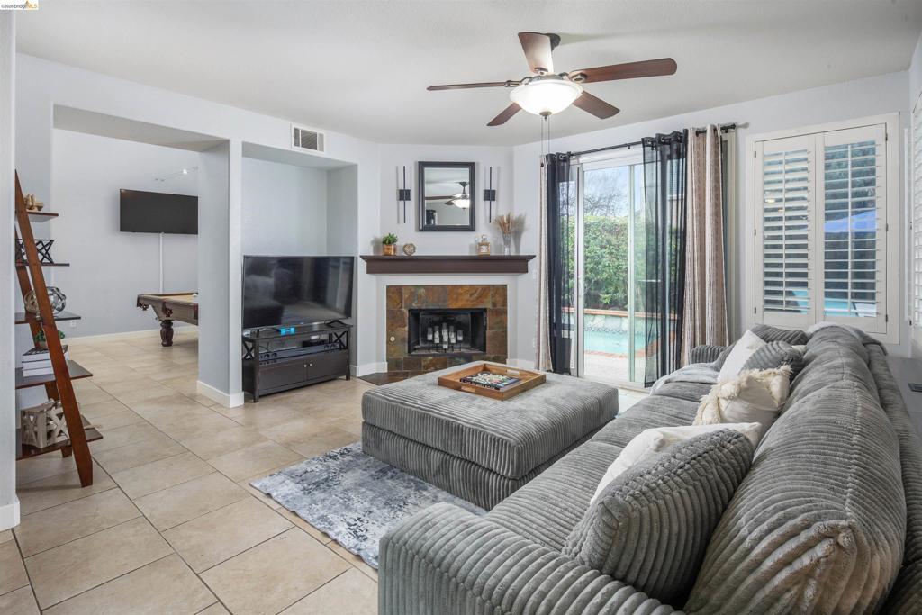 383 Stanwick St, Brentwood (CC), CA 94513