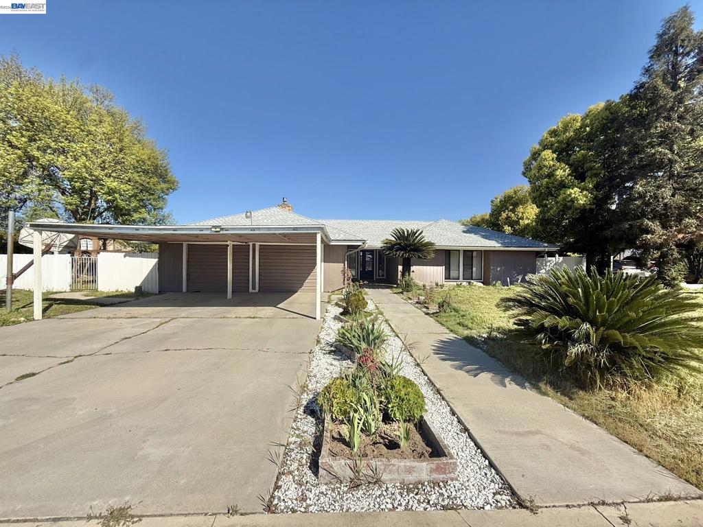 6928 E Lane Ave, Fresno, CA 93727