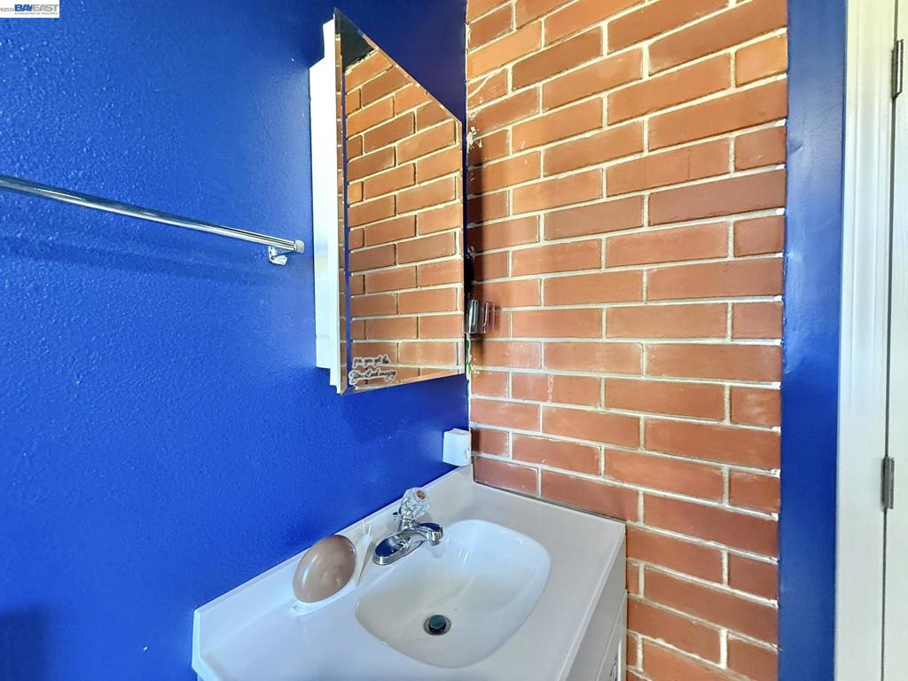 6928 E Lane Ave, Fresno, CA 93727