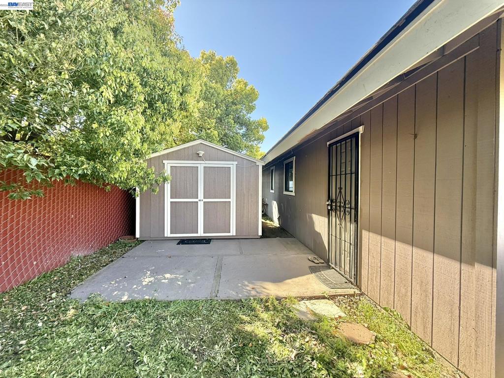 6928 E Lane Ave, Fresno, CA 93727