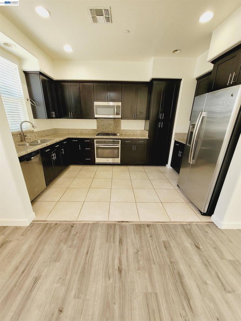 2100 Carrara St, Brentwood (CC), CA 94513