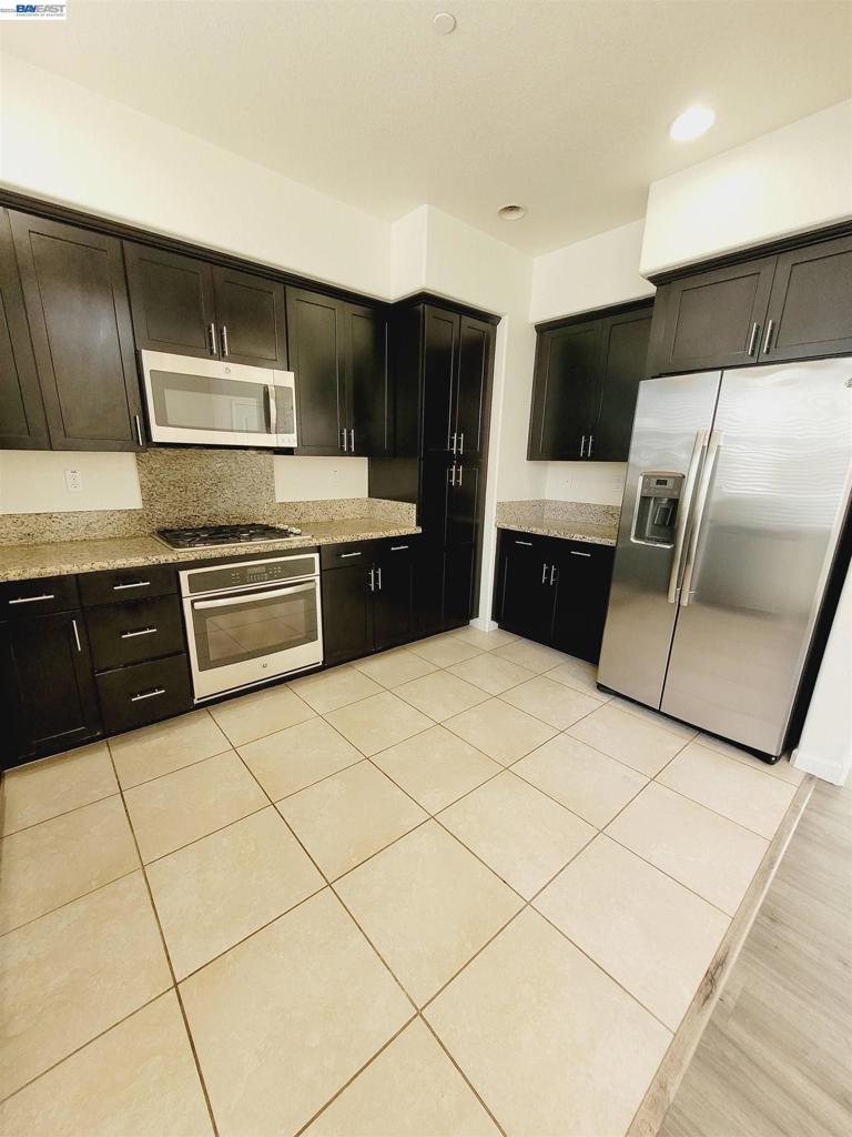 2100 Carrara St, Brentwood (CC), CA 94513