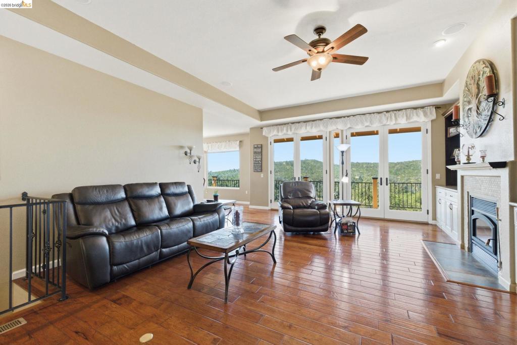 12808 Mammoth Mine Road, Jamestown, CA 95327