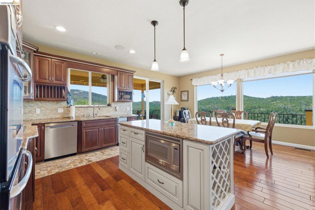 12808 Mammoth Mine Road, Jamestown, CA 95327