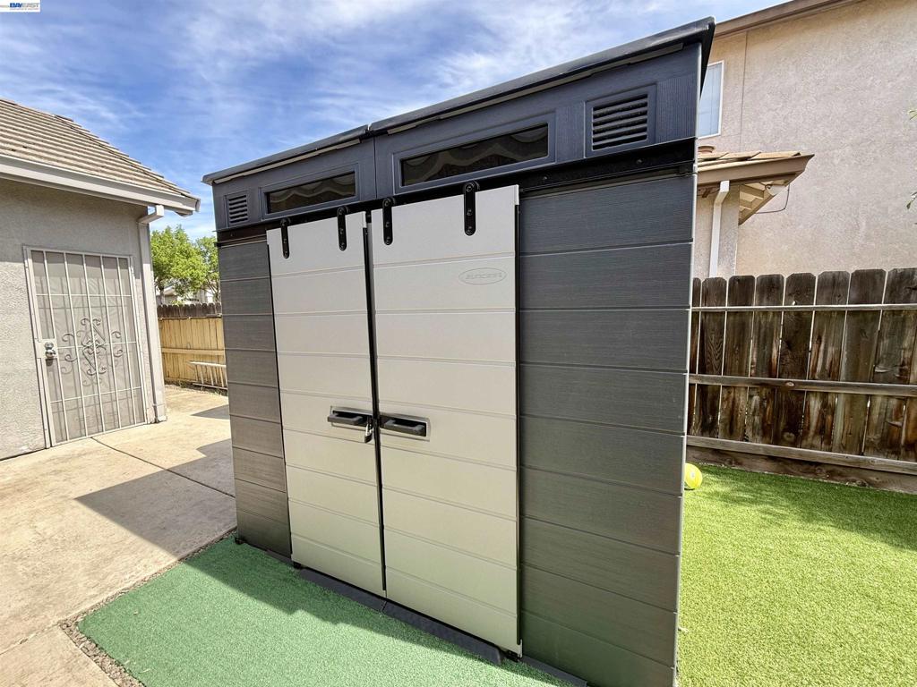 2408 Mountain Pride Court, Modesto, CA 95355