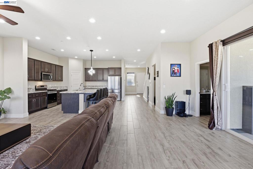 2394 Bharvani Ave, Manteca, CA 95337