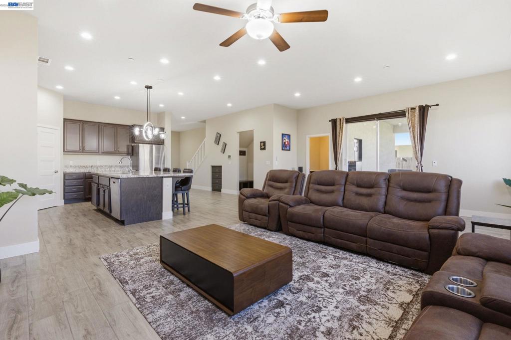 2394 Bharvani Ave, Manteca, CA 95337