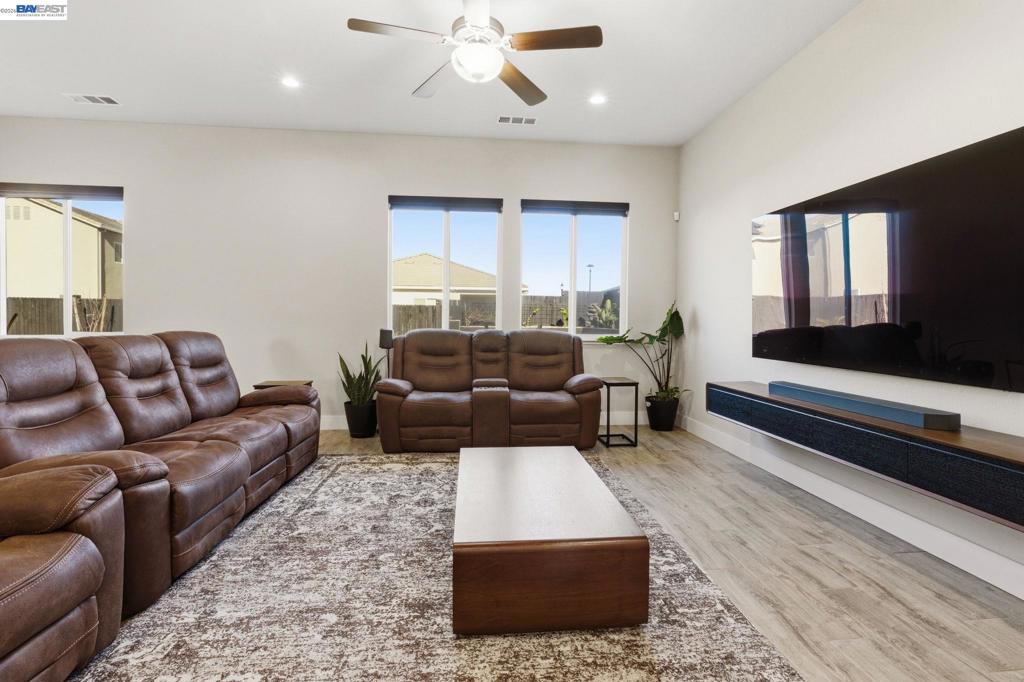 2394 Bharvani Ave, Manteca, CA 95337