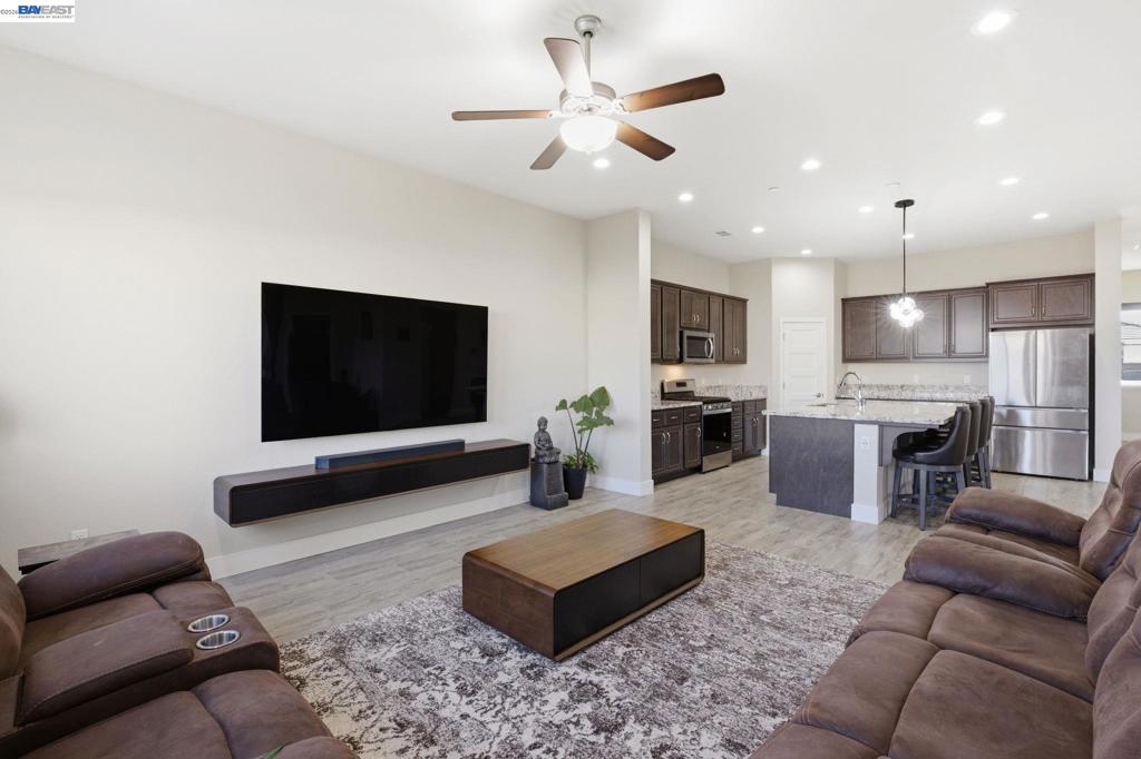 2394 Bharvani Ave, Manteca, CA 95337