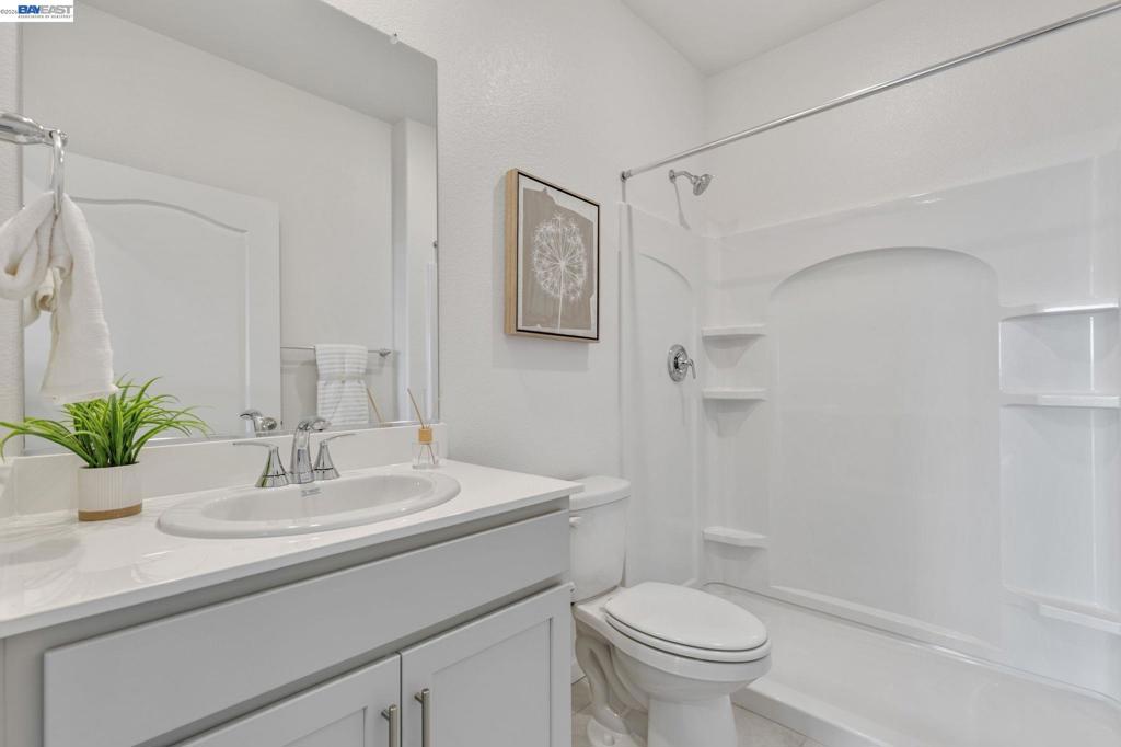 337 Frizzante Lane, Manteca, CA 95337