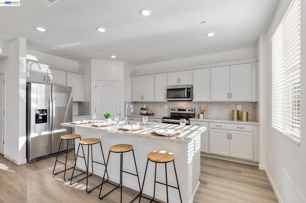 337 Frizzante Lane, Manteca, CA 95337