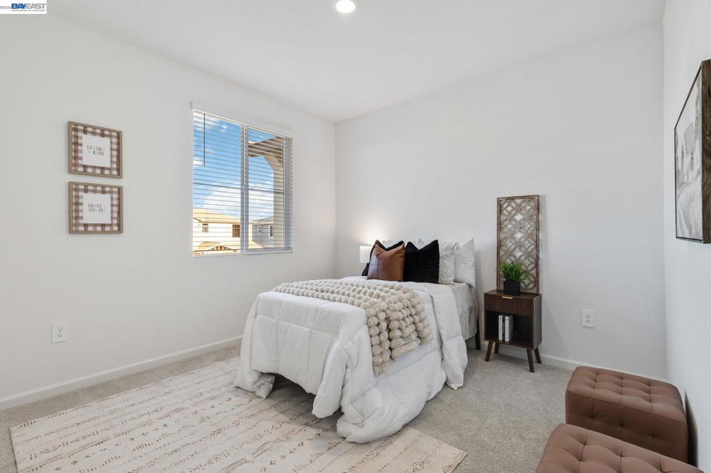 337 Frizzante Lane, Manteca, CA 95337