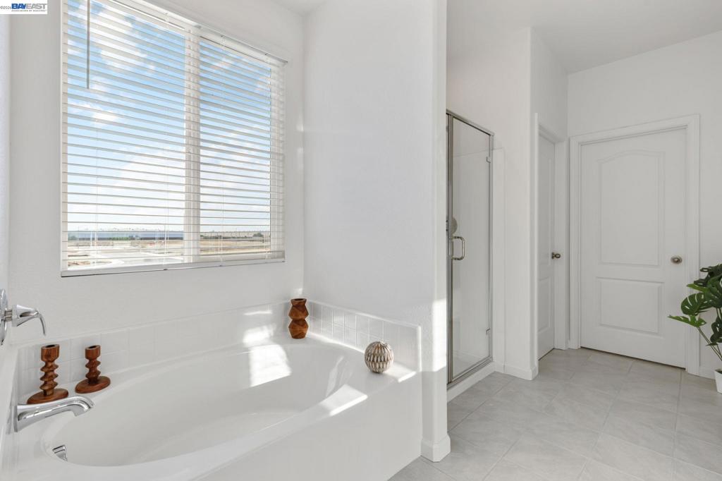 337 Frizzante Lane, Manteca, CA 95337