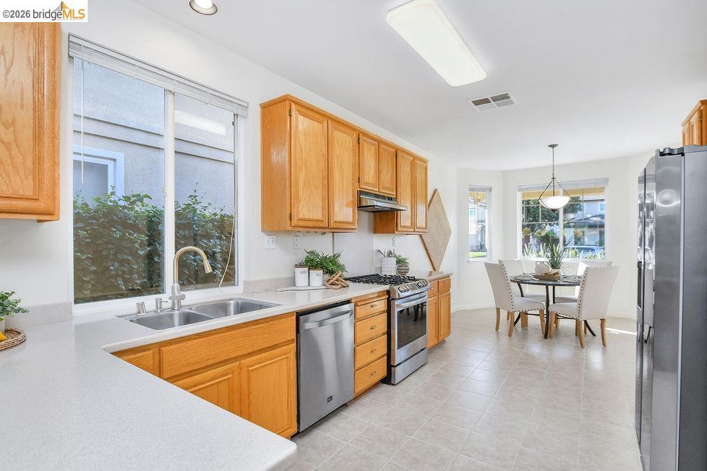 833 Mickelsen Ct, Brentwood (CC), CA 94513