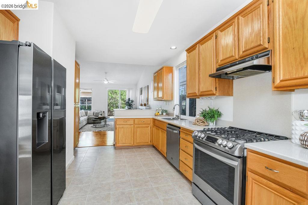 833 Mickelsen Ct, Brentwood (CC), CA 94513